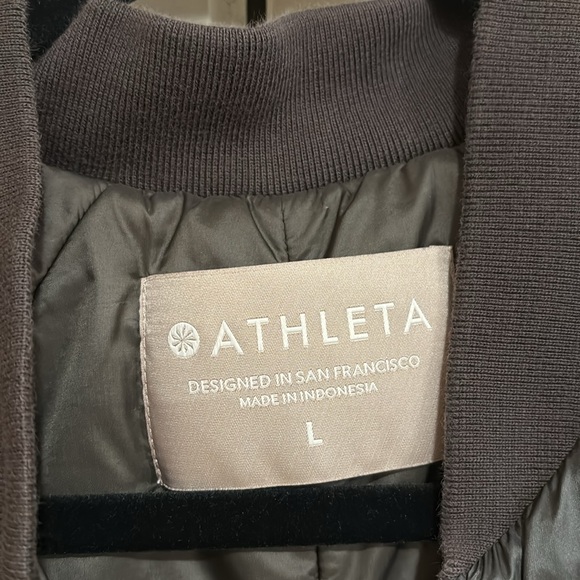 Athleta summit Primaloft Shell jacket. Size L. - Picture 3 of 10